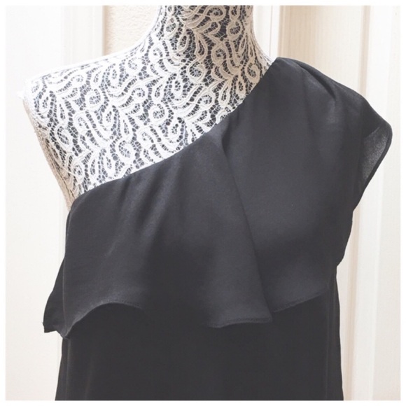 FINN & GRACE One-Shoulder Ruffle Overlay Polyester Top, Black, Medium - Picture 5 of 7